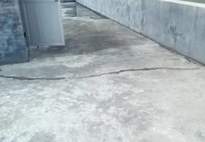 堆龙德庆楼顶漏水维修公司分享下如何解决卫生间隐蔽部位漏水的问题?